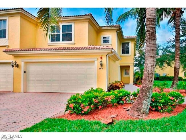 property at 1400 Mariposa Cir