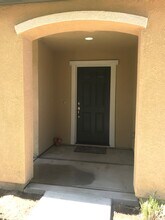 736 Pear St in Madera, CA - Building Photo - Building Photo