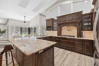 15600 Rolling Meadows Cir in Wellington, FL - Building Photo - Building Photo