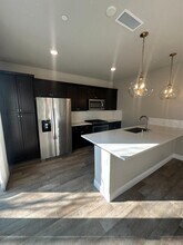 1325 E Via Viola Way in Fresno, CA - Building Photo - Building Photo