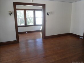 43 Melrose Ave, Unit 2 in Bridgeport, CT - Building Photo - Building Photo