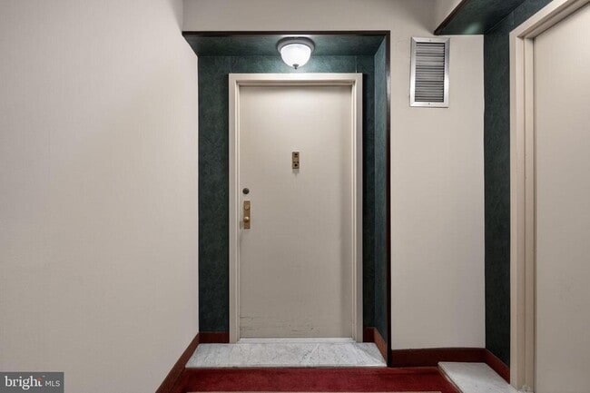 3709 S George Mason Dr in Falls Church, VA - Building Photo - Building Photo