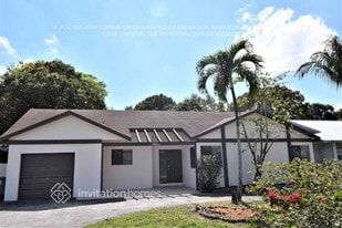 9664 Carousel Cir S in Boca Raton, FL - Building Photo