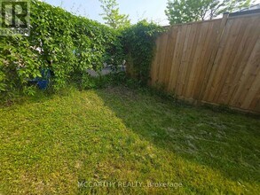 4 Seed House Ln in Halton Hills, ON - Building Photo - Building Photo