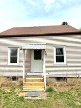 4 Burgeville Ct in Groton, CT - Building Photo - Building Photo
