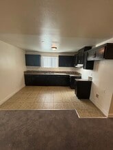 337 E 104th St in Los Angeles, CA - Foto de edificio - Building Photo