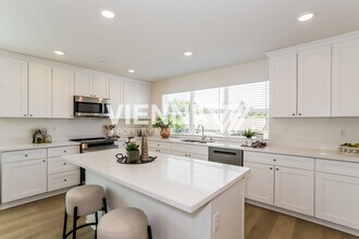 8002 Quiet Knolls Dr in Antelope, CA - Building Photo - Building Photo