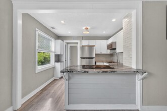 2348 37th St S in St. Petersburg, FL - Building Photo - Building Photo