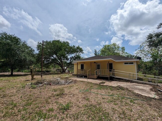 218 Merrifield Dr photo'