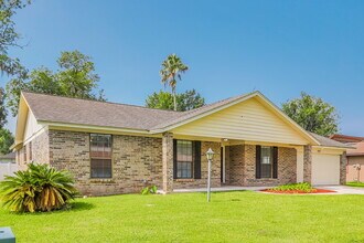 460 Kevin Dr in Orange Park, FL - Building Photo - Building Photo