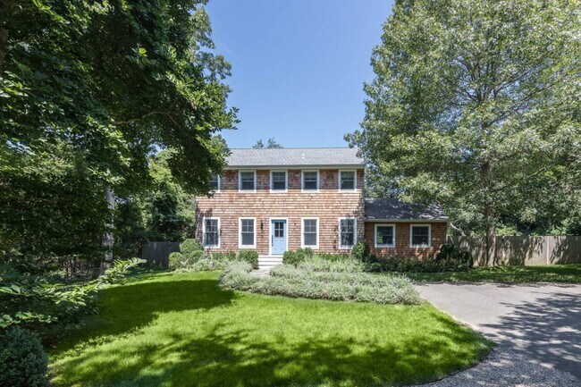 property at 6 Briarsweet Ln