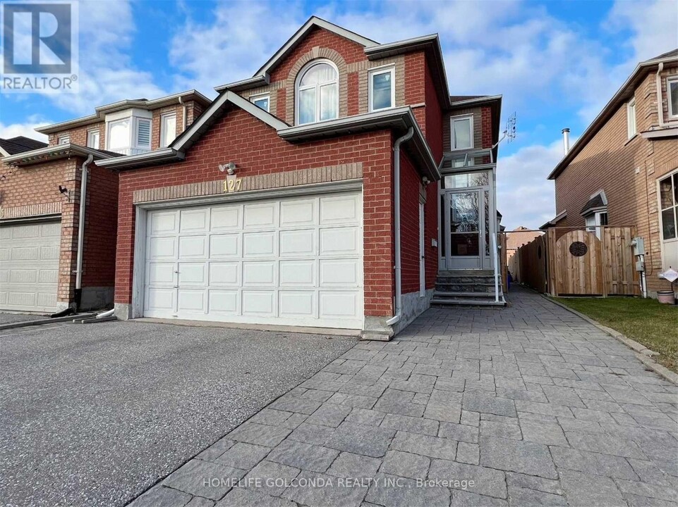 127 Clarion Crescent in Markham, ON - Building Photo