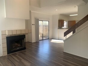 2710 Grants Lake Blvd in Sugar Land, TX - Foto de edificio - Building Photo