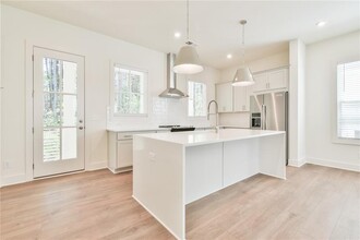 110 Pinecone Pl in Alpharetta, GA - Foto de edificio - Building Photo