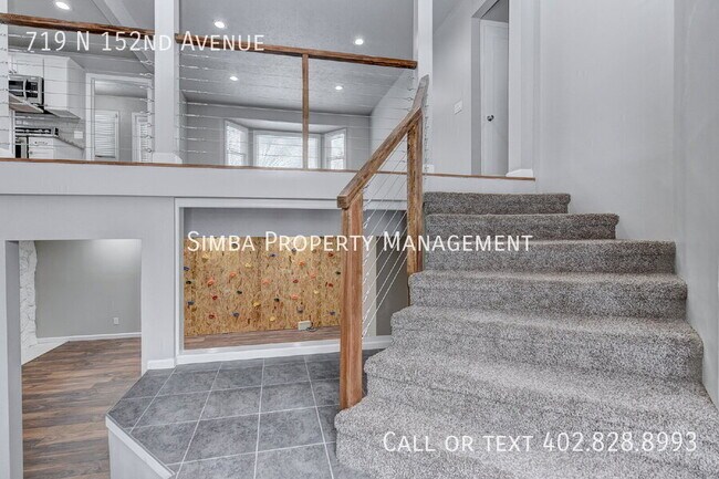 property at 719 N 152nd Ave