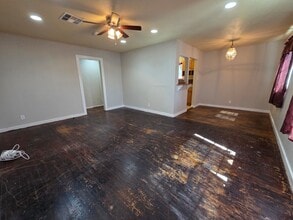 38577 Friendly Ave in Palmdale, CA - Building Photo - Building Photo