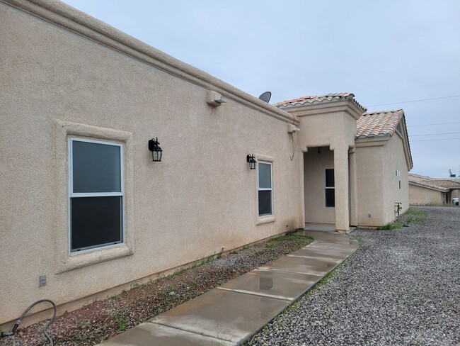 1105 Catalina Dr in Lake Havasu City, AZ - Building Photo - Building Photo