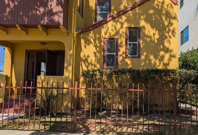 2863 S Sycamore Ave, Unit 2863