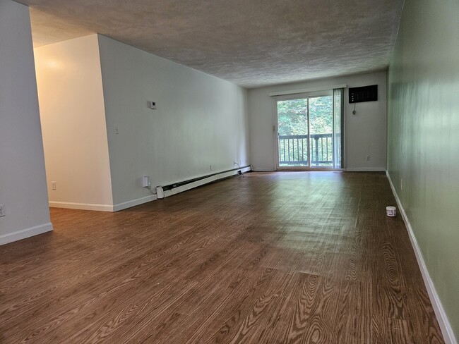 310 Brook Village Rd, Unit 19 in Nashua, NH - Foto de edificio - Building Photo