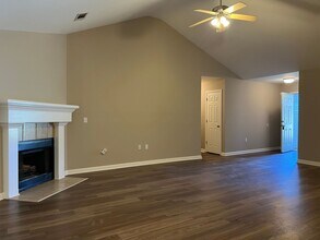 321 Autumn Dr in Benton, AR - Building Photo - Building Photo