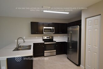 371 SW Aero Cir in Port St. Lucie, FL - Building Photo - Building Photo