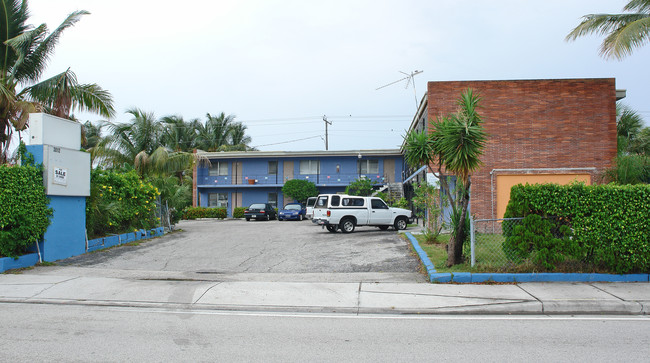 The Gwendolyn Apartments in West Palm Beach, FL - Building Photo - Building Photo