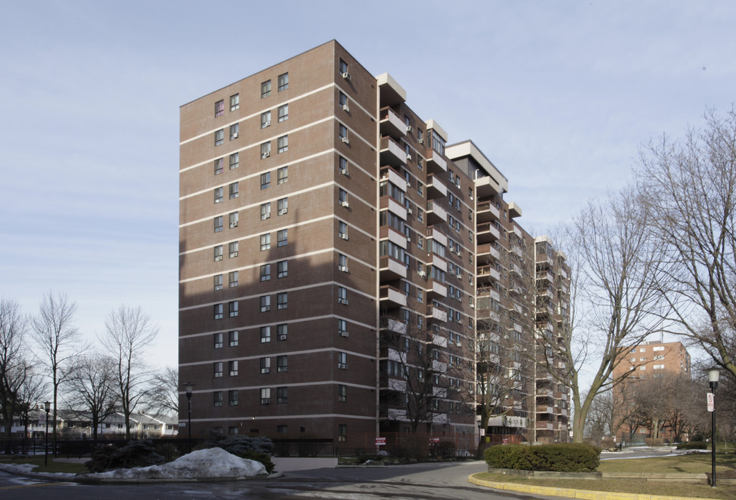 Marklane Park Condos in Mississauga, ON - Building Photo