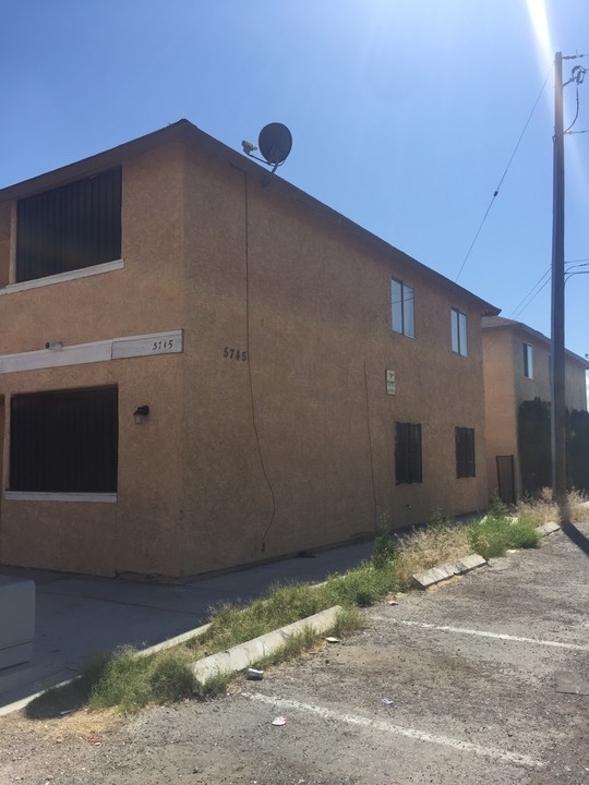 5745 E Lake Mead Blvd in Las Vegas, NV - Building Photo