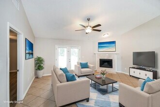 880 Long Lake Dr in Jacksonville, FL - Foto de edificio - Building Photo