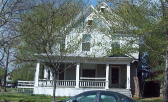 1305 N Topeka Apartments