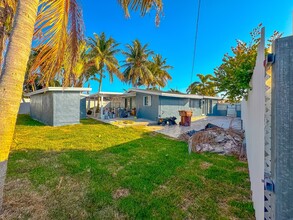 621 SE 3rd Pl in Hialeah, FL - Building Photo - Building Photo