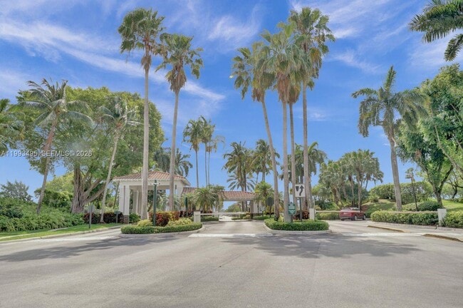 10750 NW 66th St in Doral, FL - Building Photo - Building Photo