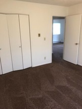 1501 Ensign Dr, Unit 1N in Normal, IL - Building Photo - Building Photo