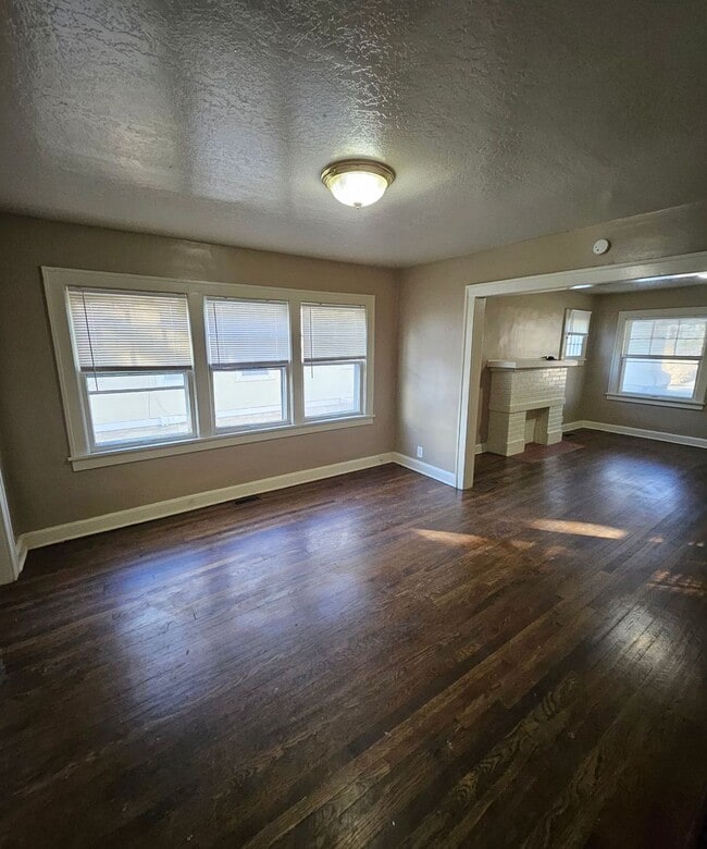 5405-5407 Harrison St in Kansas City, MO - Building Photo - Building Photo