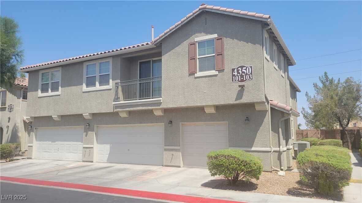 4350 Westbury Square St in North Las Vegas, NV - Building Photo