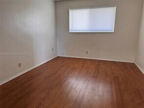 2210 Taylor St in Hollywood, FL - Building Photo - Building Photo