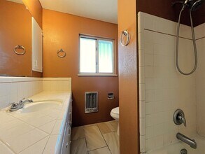 941 Alvarado Dr SE in Albuquerque, NM - Foto de edificio - Building Photo