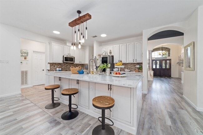 property at 3214 E Cedar Hollow Dr