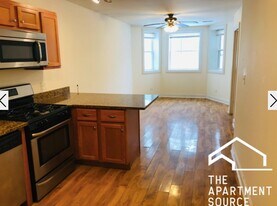 2937 N Allen Ave, Unit G in Chicago, IL - Building Photo
