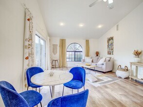 6308 W Port Royale Ln in Glendale, AZ - Building Photo - Building Photo