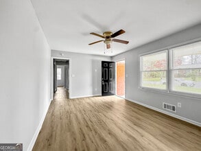 506 Shady Ln Dr in Forest Park, GA - Building Photo - Building Photo