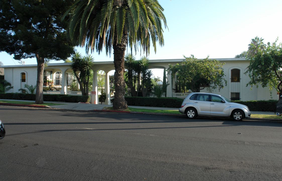 152- 1825 Chapala LLC in Santa Barbara, CA - Foto de edificio