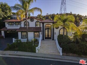 3856 Vista Linda Dr in Los Angeles, CA - Building Photo - Building Photo