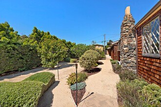 274 Wave St in Laguna Beach, CA - Building Photo - Building Photo
