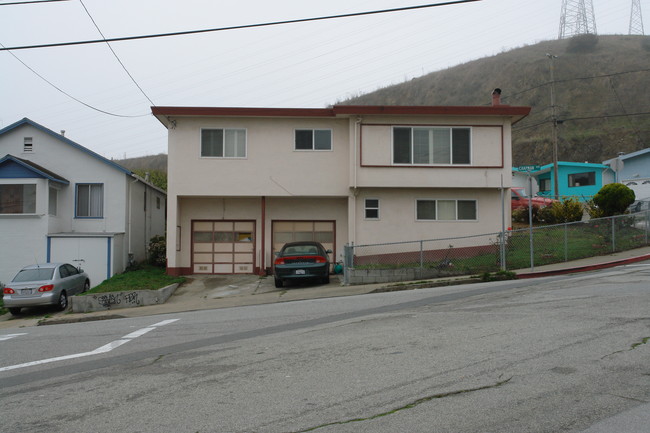 160 Pecks Ln in South San Francisco, CA - Building Photo - Building Photo