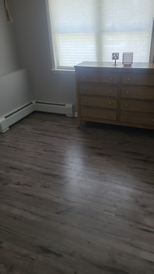 23 New Clarkstown Rd, Unit First floor apartment in Nanuet, NY - Building Photo - Building Photo