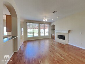 2708 Grimes Ranch Rd in Austin, TX - Foto de edificio - Building Photo