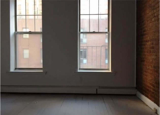 314 W 51st St-Unit -#B4 in New York, NY - Building Photo - Building Photo