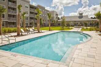 Summerset Apartments in Zephyrhills, FL - Building Photo - Building Photo