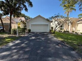 7657 Sanctuary Dr in Coral Springs, FL - Building Photo